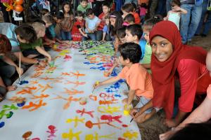 Harmony Day is celebrated around Australia on 21 March each year. It's a day where Australians celebrate their cultural diversity.