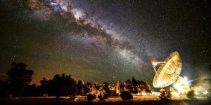 CSIRO Parkes radio telescope.