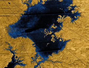 A false color image of Titan’s surface shows lakes and rivers similar to that of Earth.