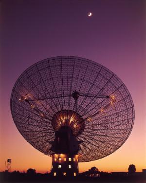 A 1969 Photograph of CSIRO’s Parkes radio telescope.