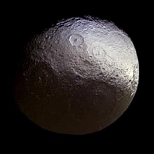 Iapetus' yin yang coloring.